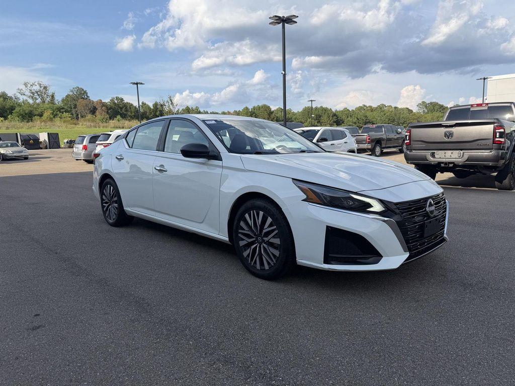Nissan Altima 2025