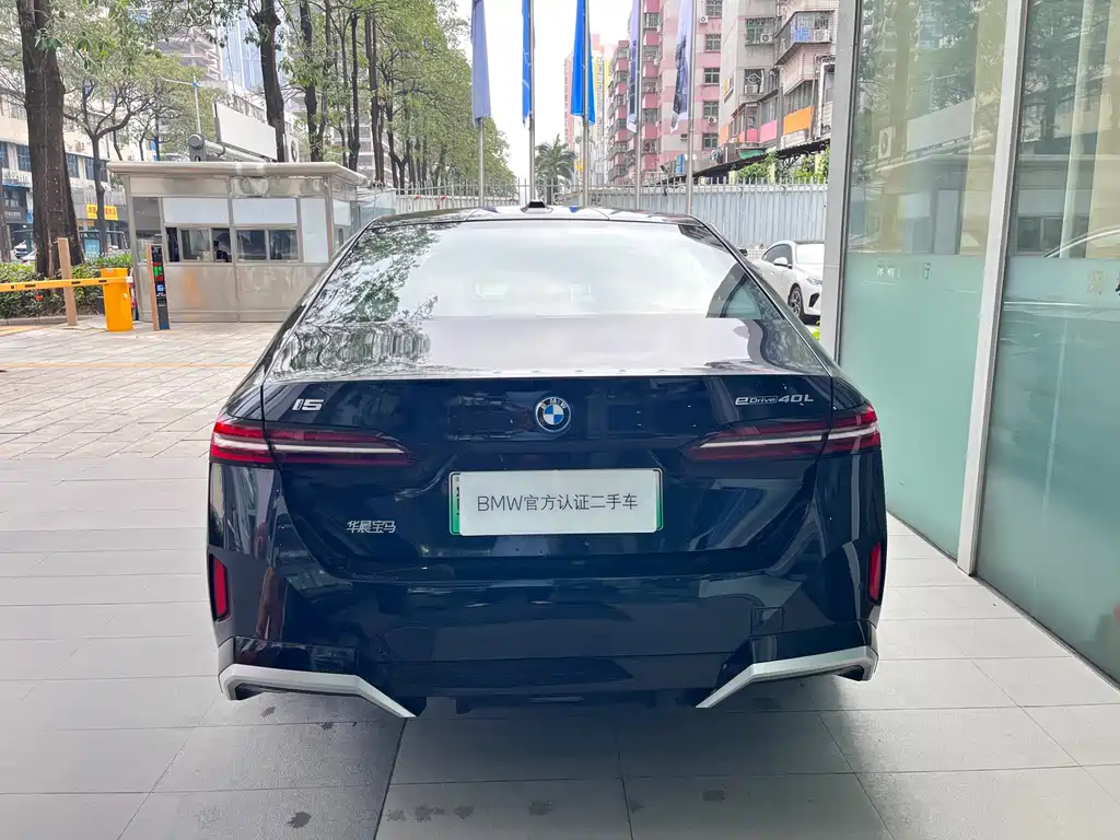 BMW i5 2025