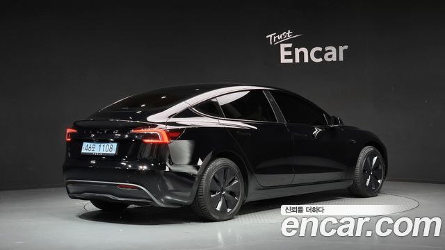 Tesla Model 3 2024