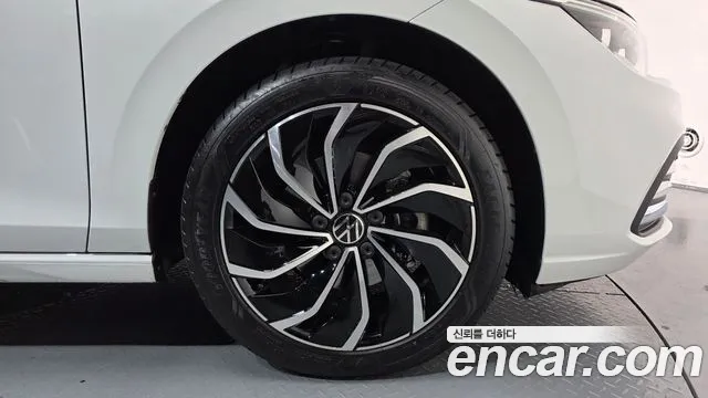 Volkswagen Golf 2024