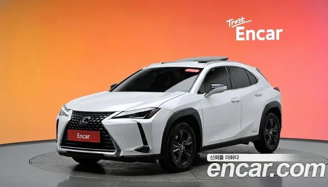 Lexus UX 2021