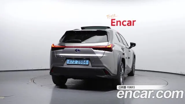 Lexus UX 2022