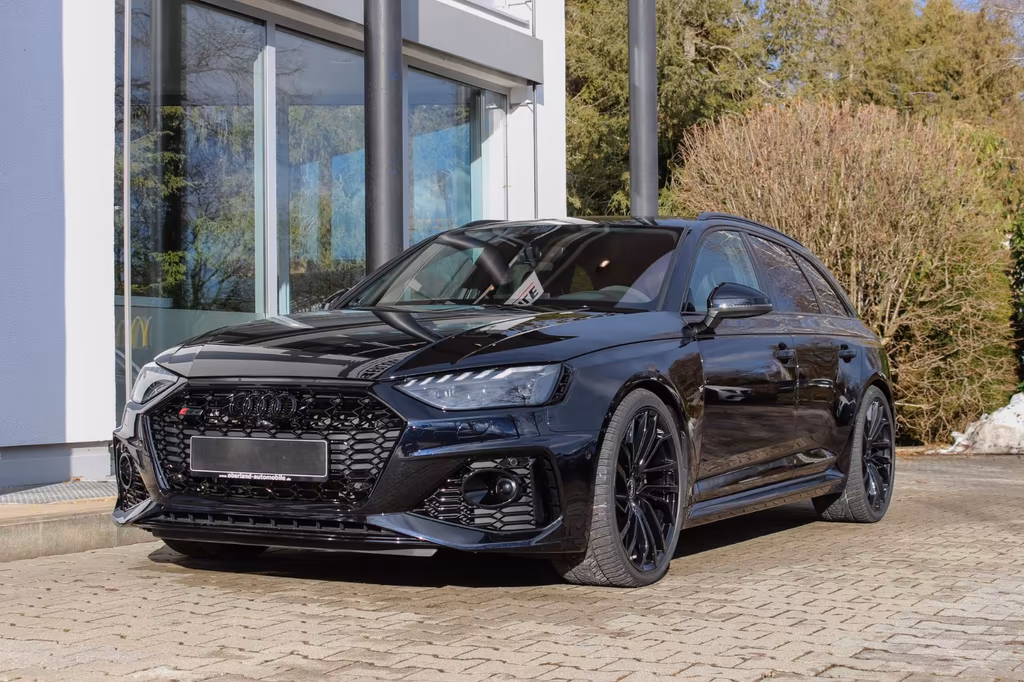 Audi RS4 2023