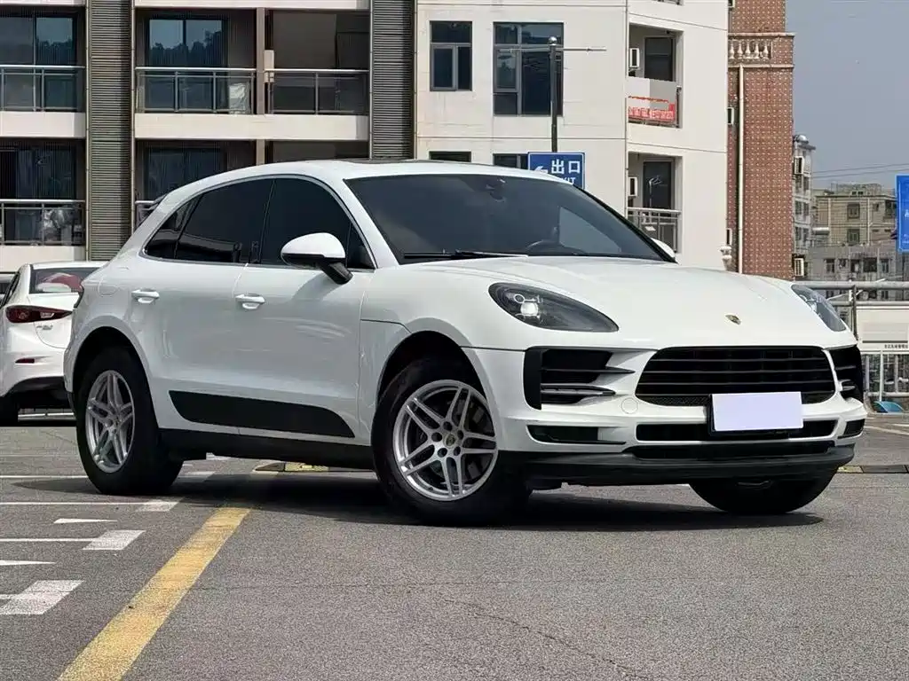 Porsche Macan 2021