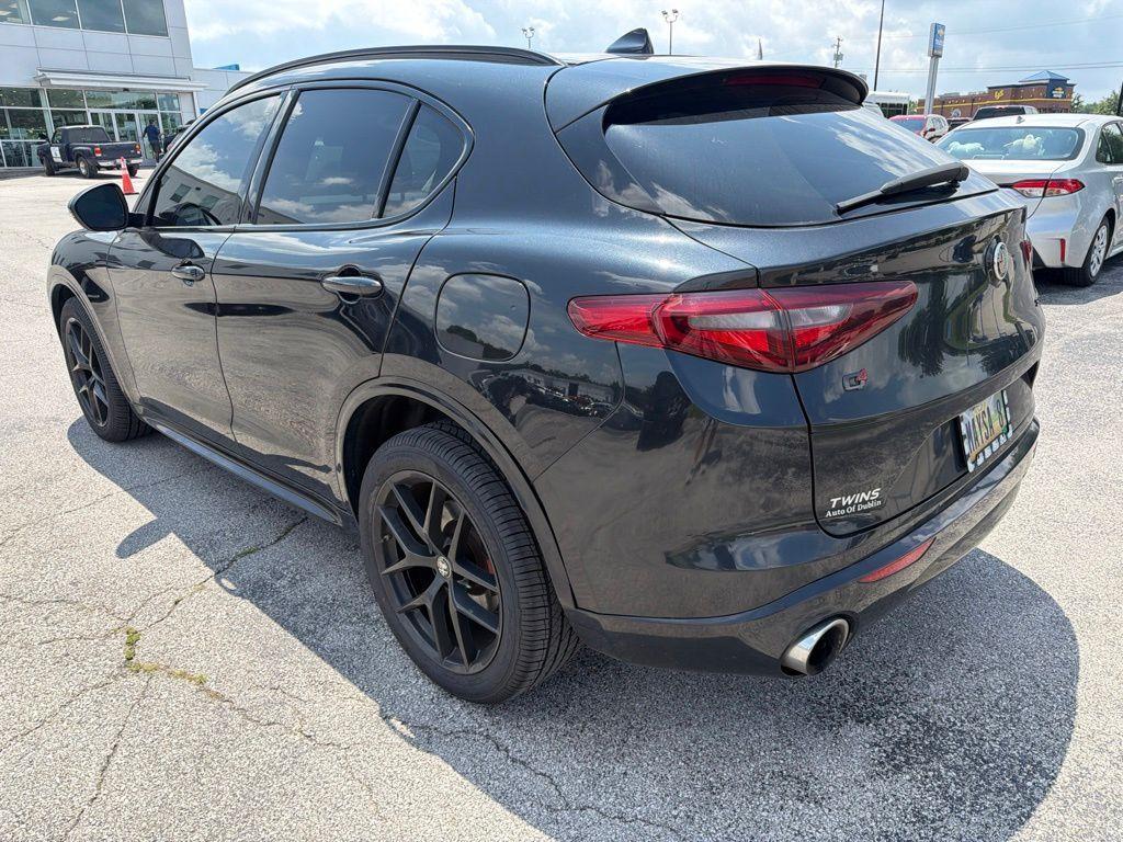 Alfa Romeo Stelvio 2021