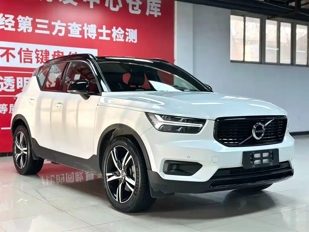 Volvo XC40 2021