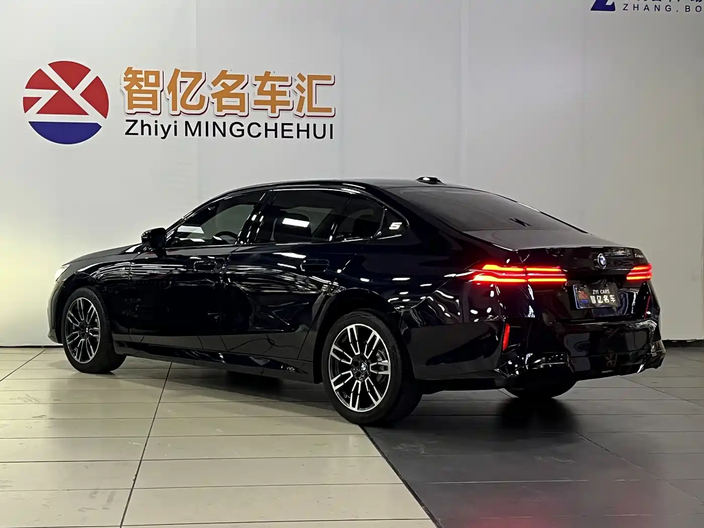 BMW 5 серии 2024