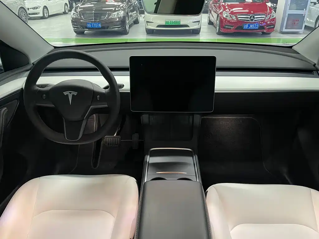 Tesla Model Y 2022