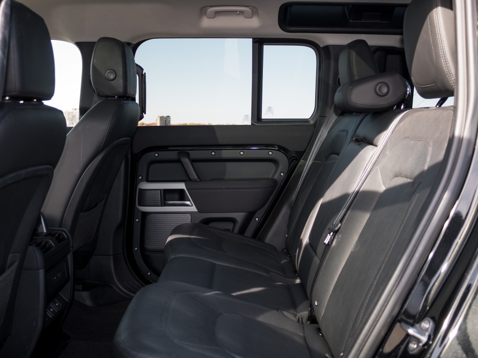 Land Rover Defender 2023