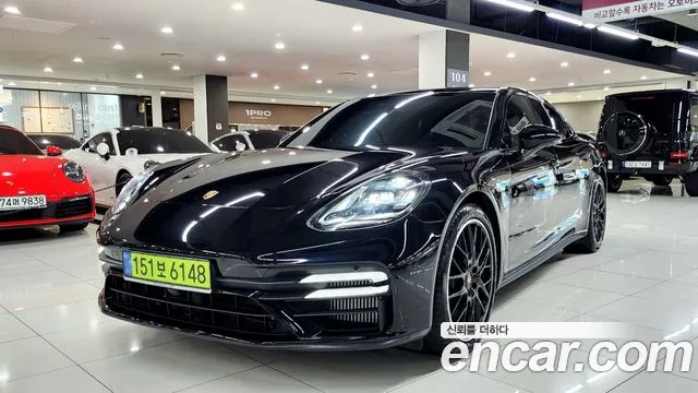 Porsche Panamera 2023