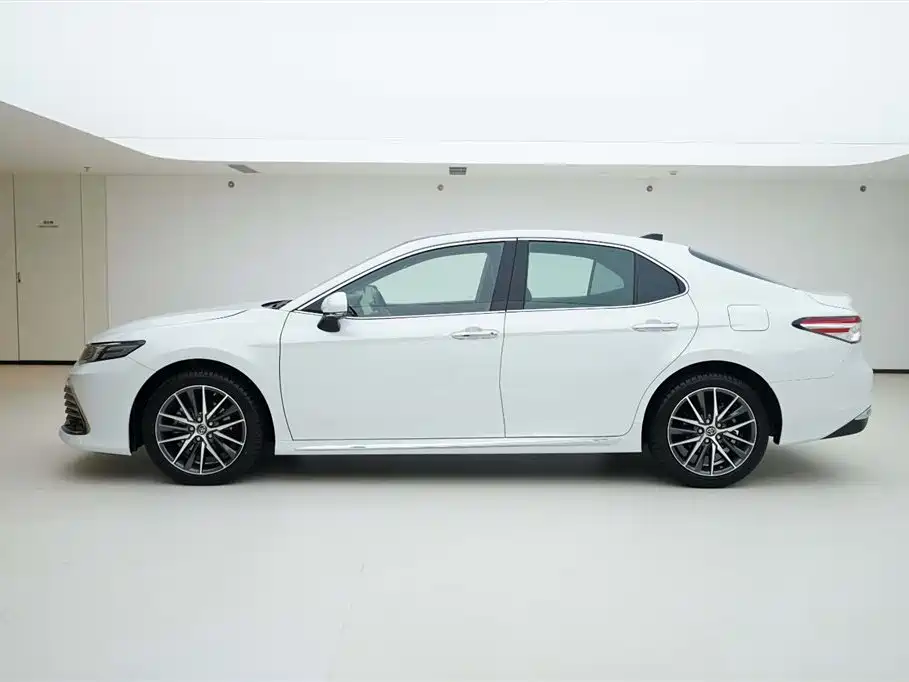 Toyota Camry 2023