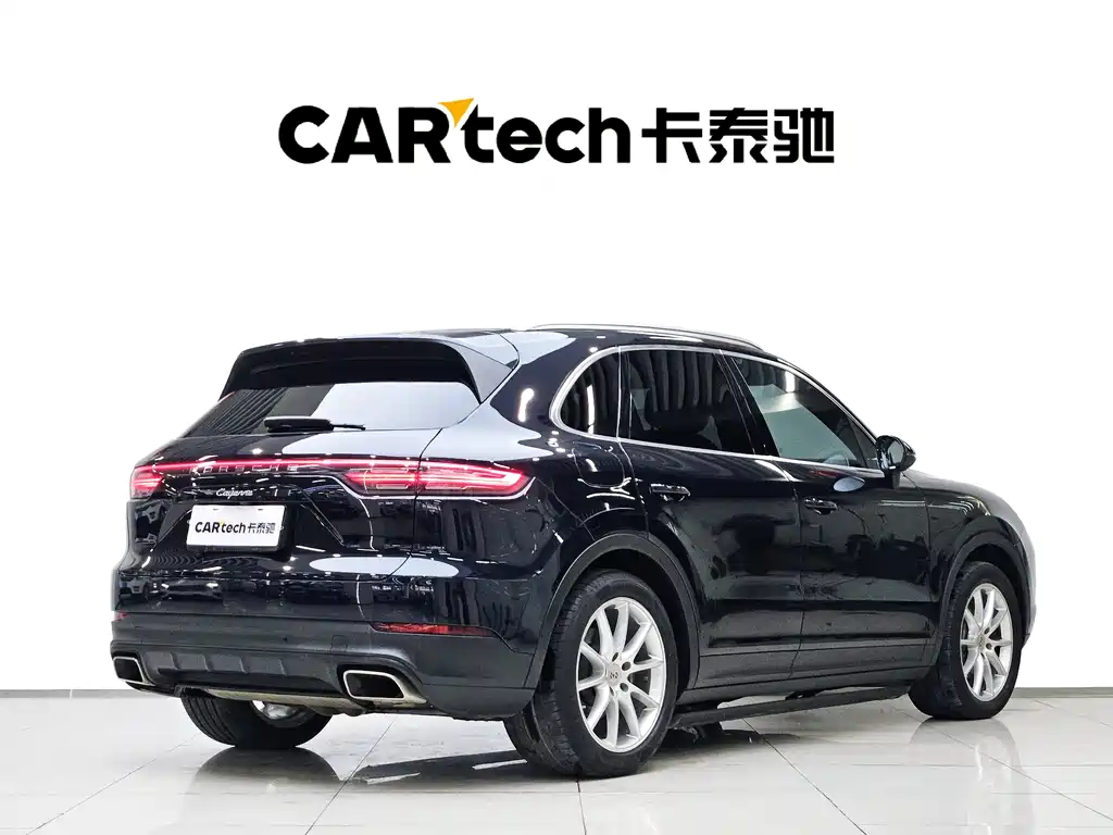 Porsche Cayenne 2021