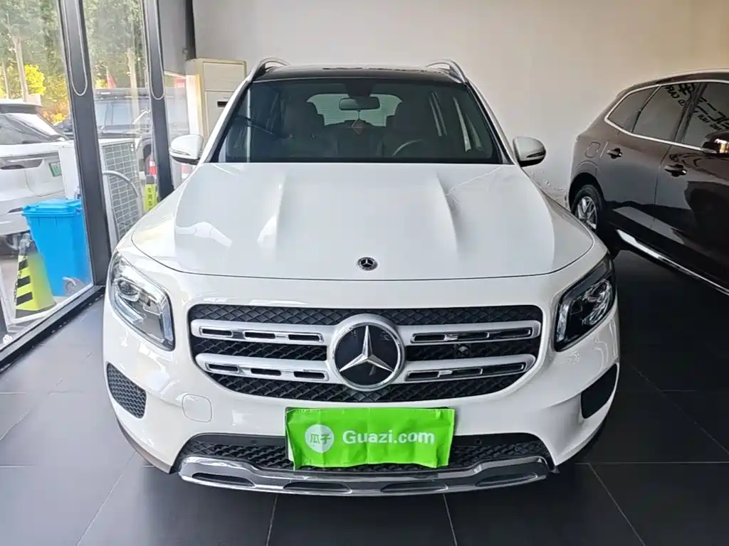 Mercedes-Benz GLB 2023
