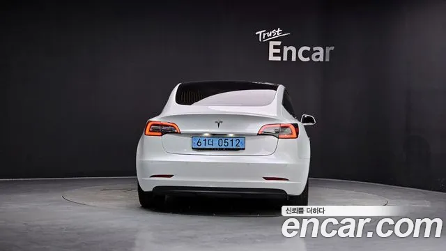 Tesla Model 3 2020