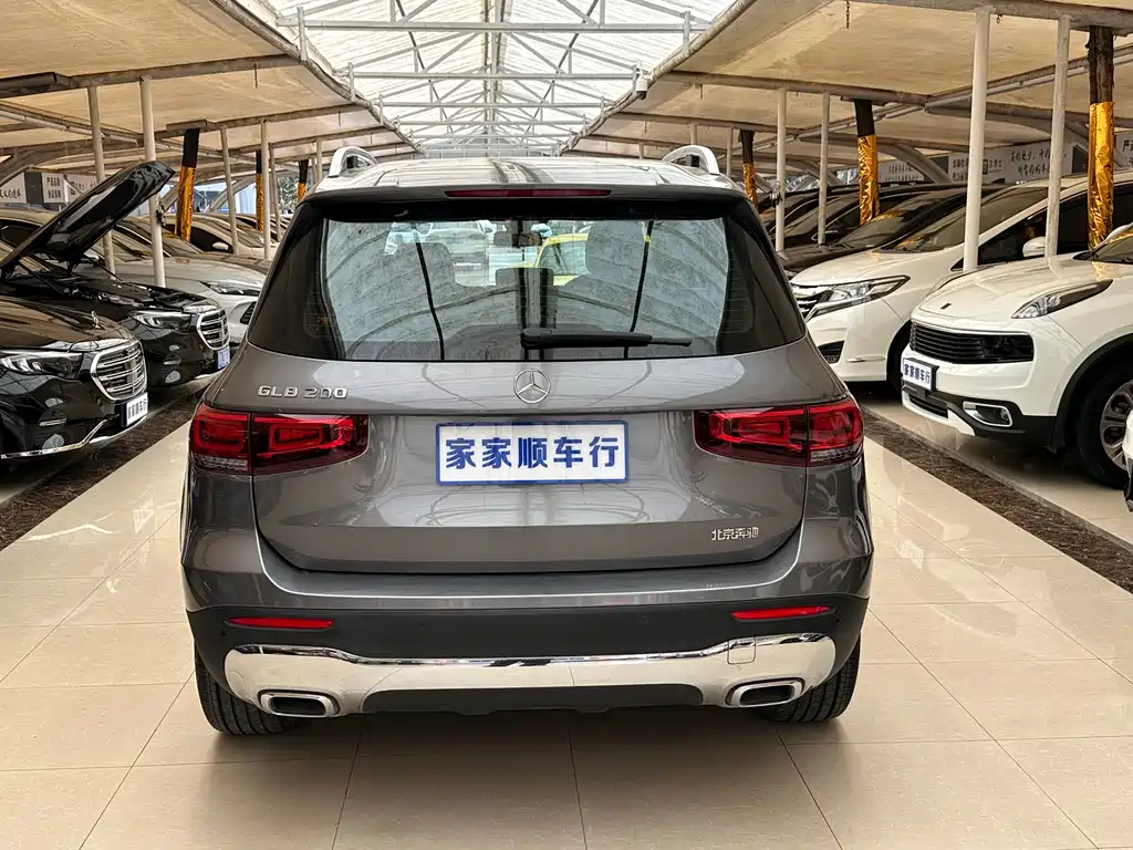 Mercedes-Benz GLB 2023