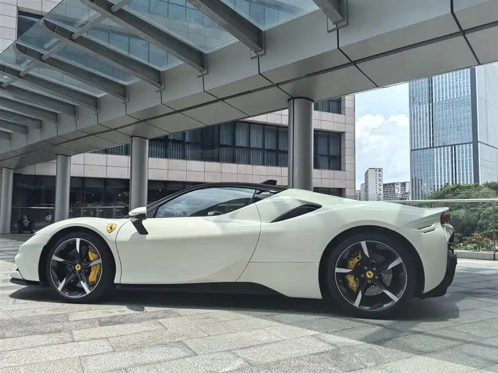 Ferrari SF90 2023