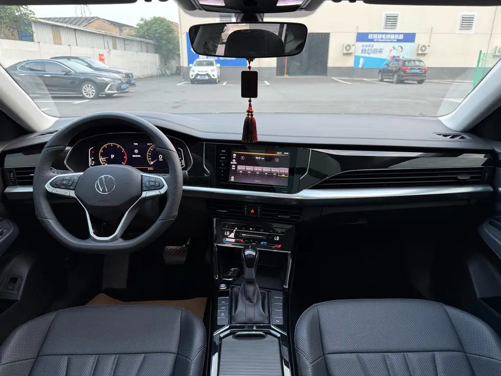 Volkswagen Passat 2024
