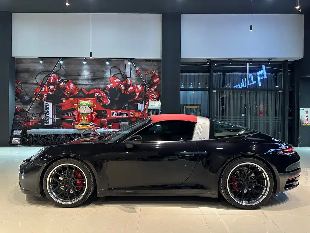 Porsche 911 2024