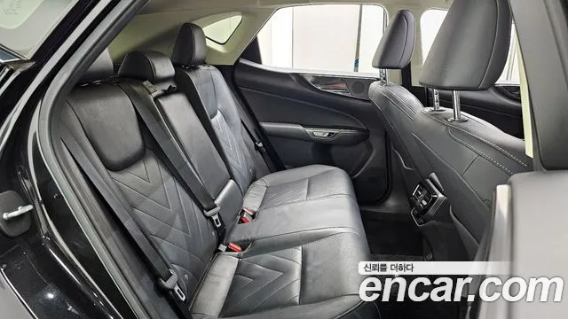 Lexus NX 2022