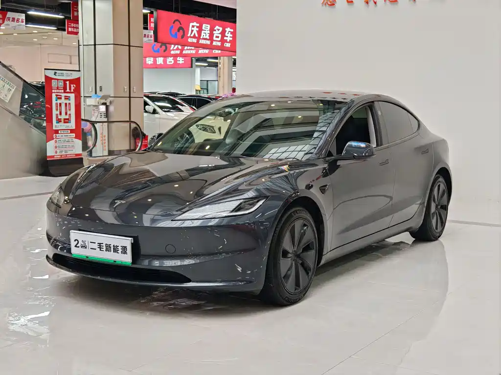 Tesla Model 3 2024