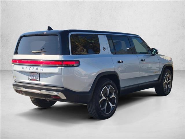 Rivian R1S 2023