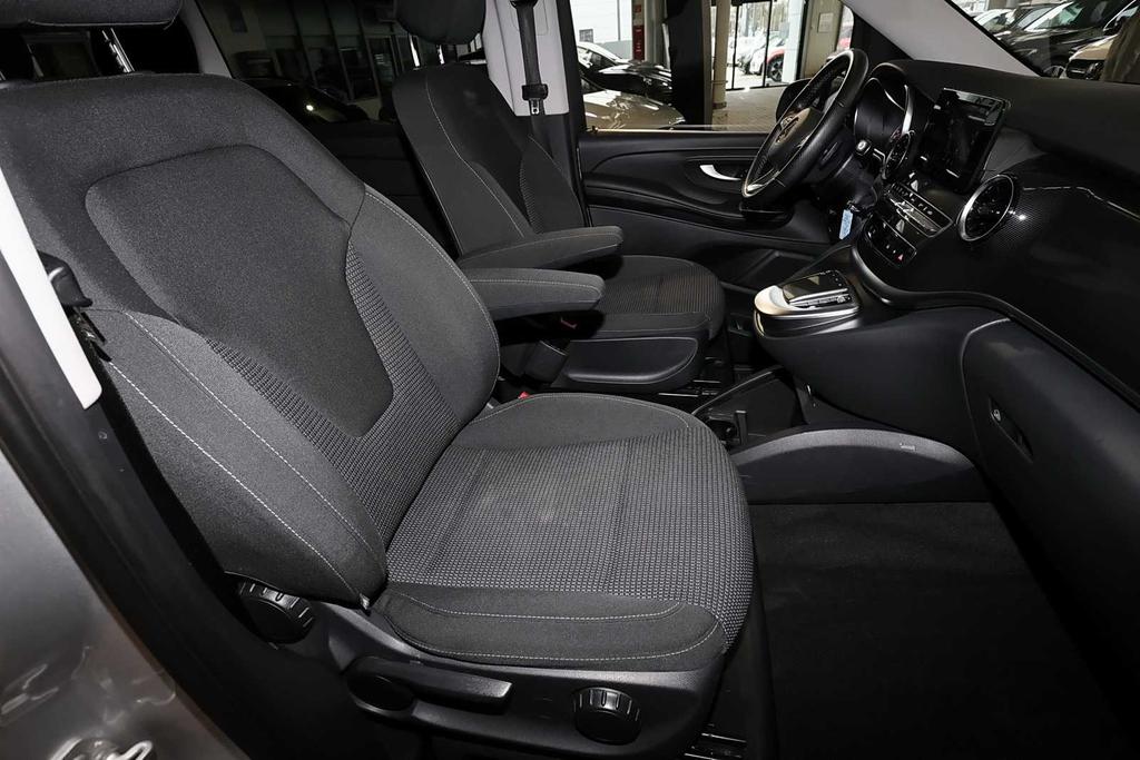 Mercedes-Benz V 300 2023