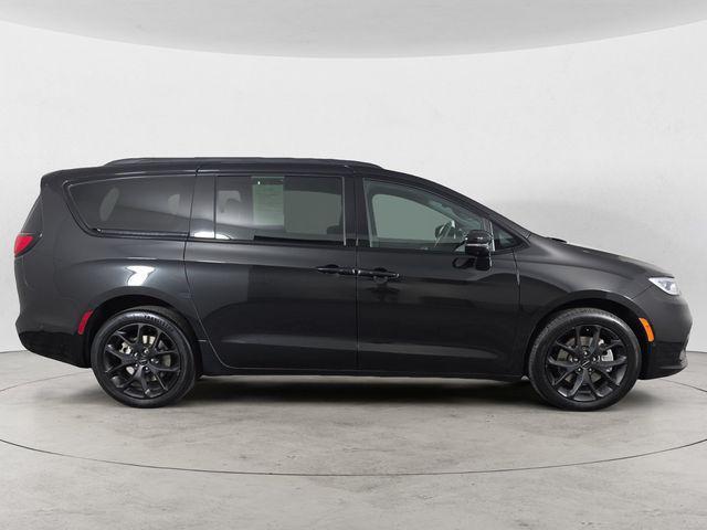 Chrysler Pacifica 2023