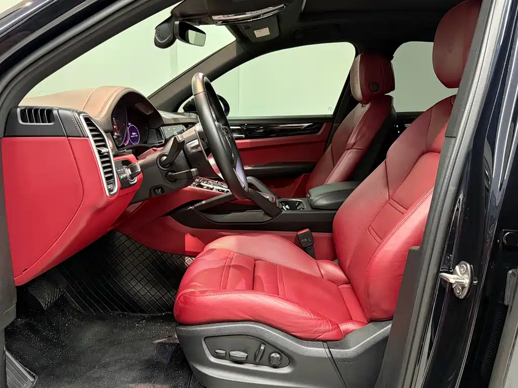 Porsche Cayenne 2022