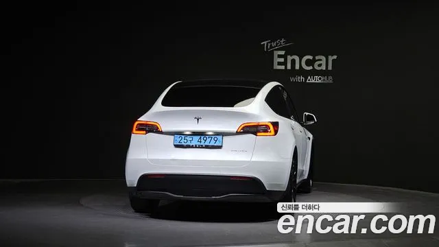 Tesla Model Y 2021