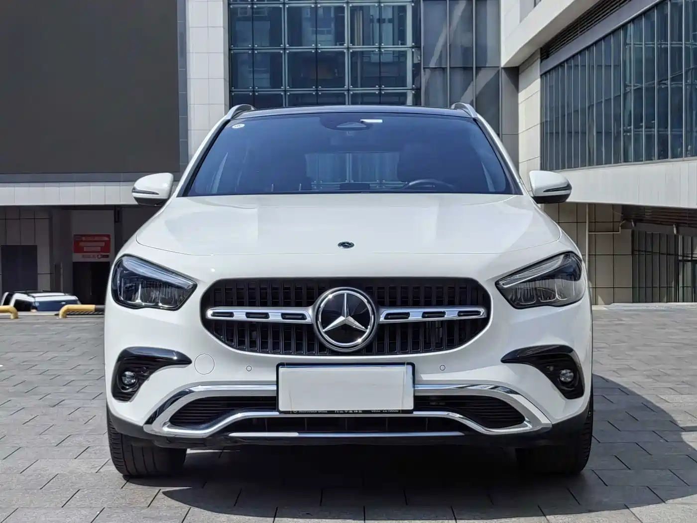 Mercedes-Benz GLA 2024
