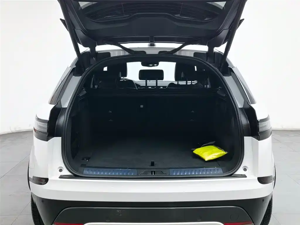 Land Rover Range Rover Velar 2024