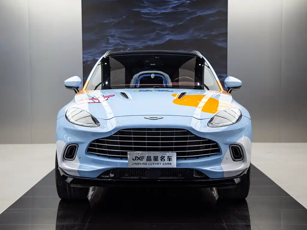 Aston Martin DBX 2022