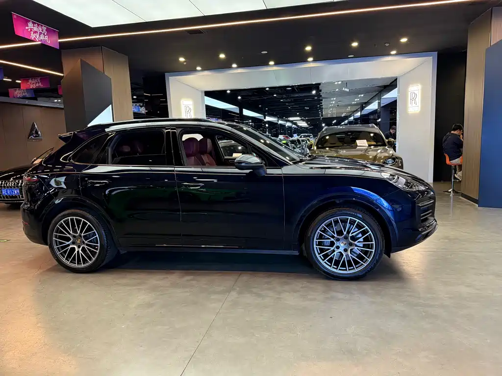Porsche Cayenne 2024
