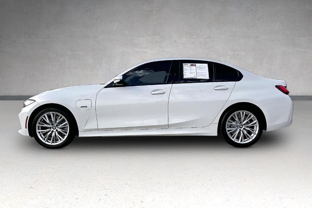 BMW 330 2023