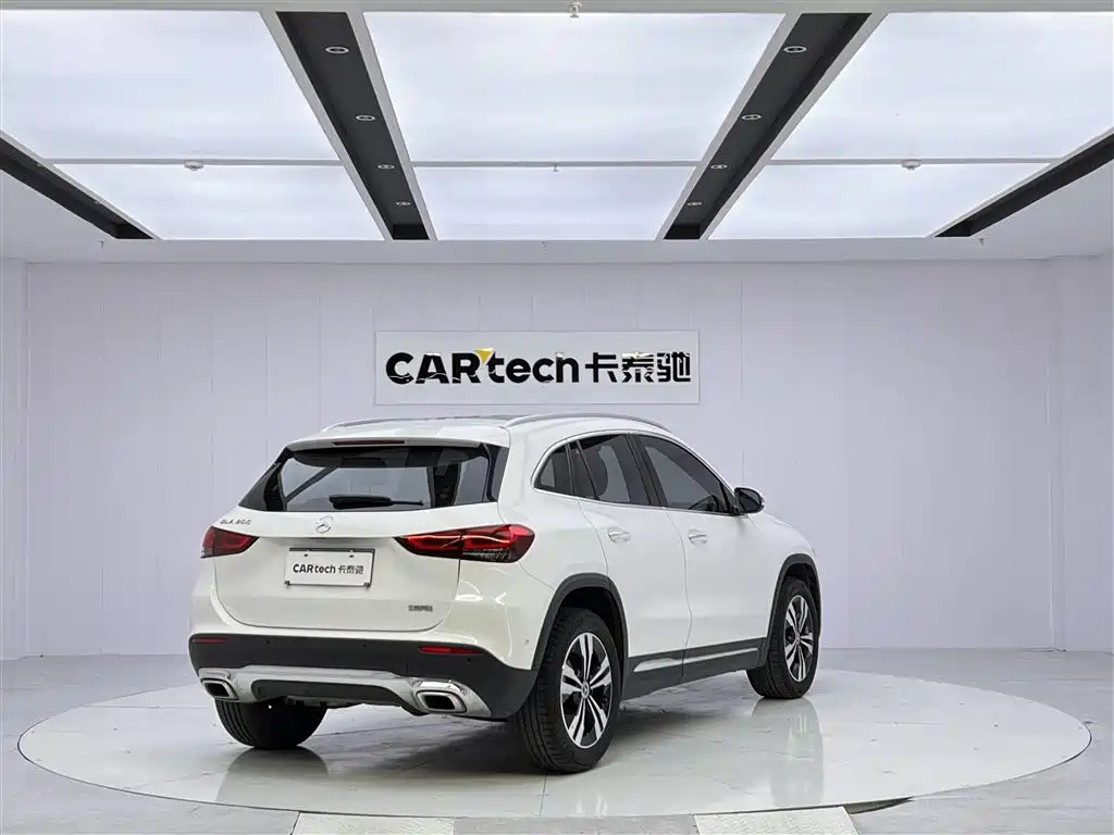 Mercedes-Benz GLA 2021