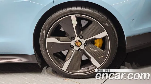 Porsche Taycan 2022