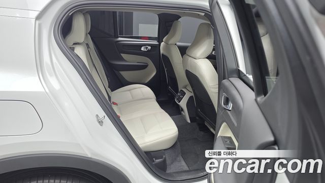 Volvo XC40 2024