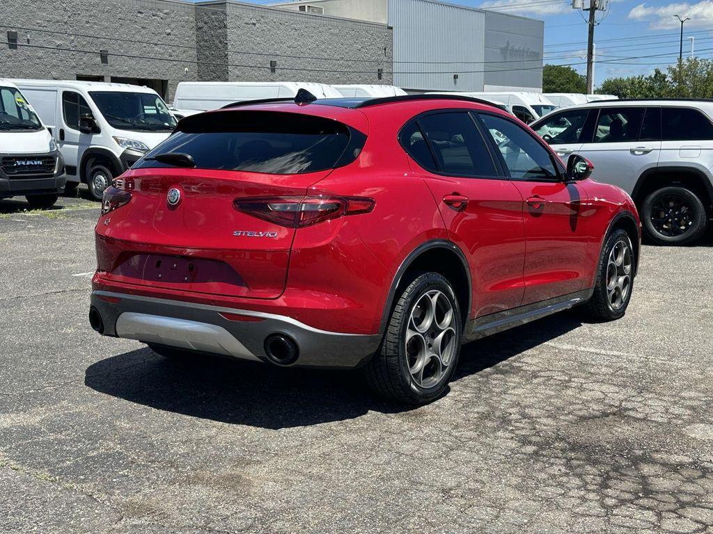Alfa Romeo Stelvio 2023
