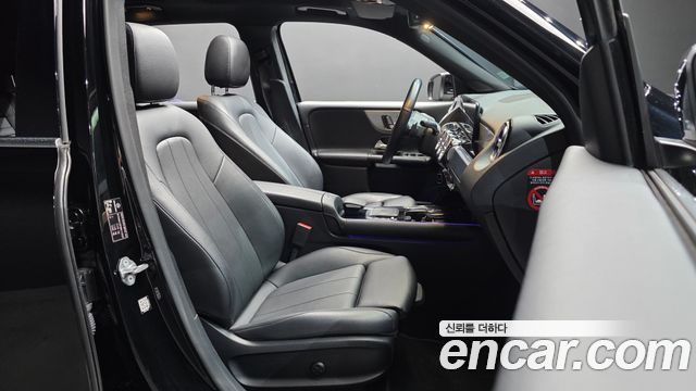 Mercedes-Benz GLB 2021