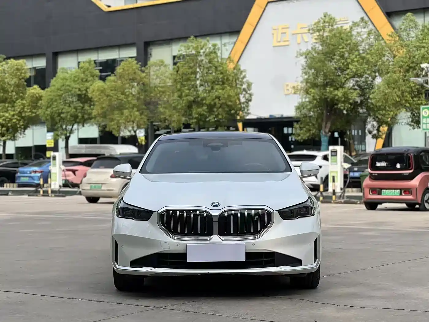 BMW i5 2024