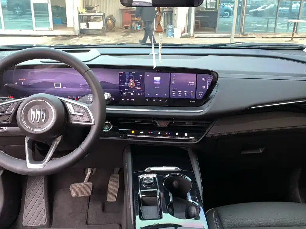 Buick Enclave 2024