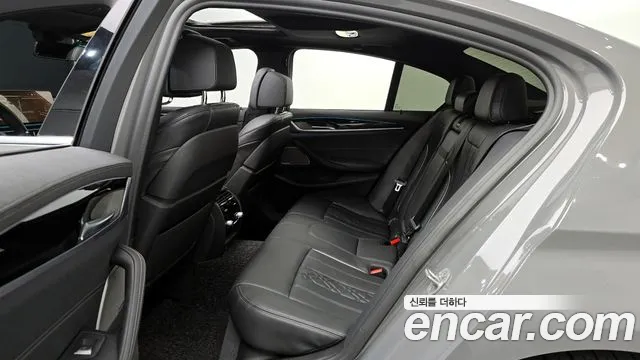 BMW 5 серии 2021