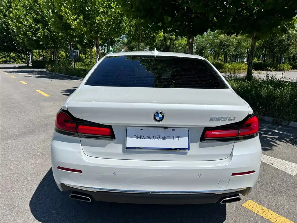 BMW 5 серии 2023
