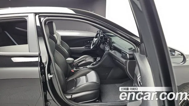 Hyundai Veloster 2021