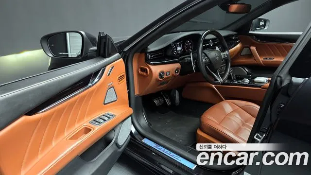 Maserati Quattroporte 2023