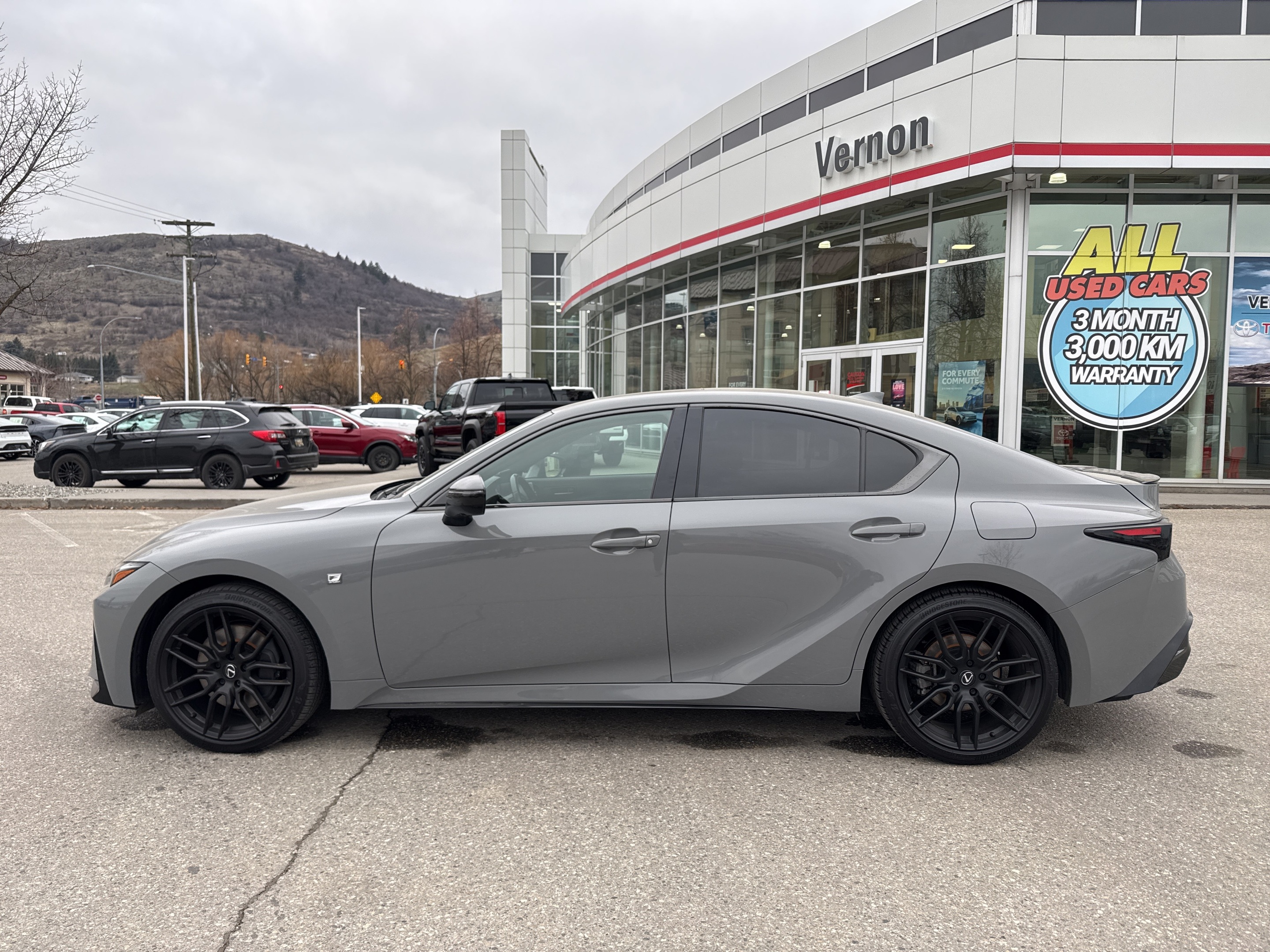 Lexus IS 2024