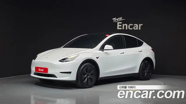 Tesla Model Y 2024