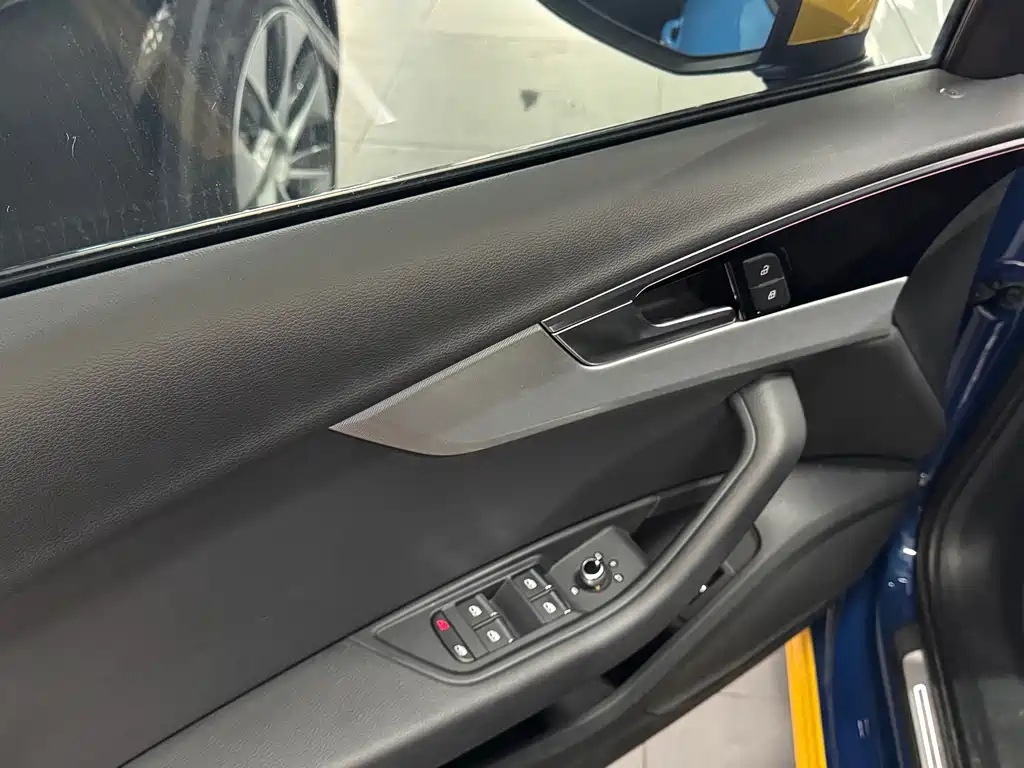 Audi A4 2023