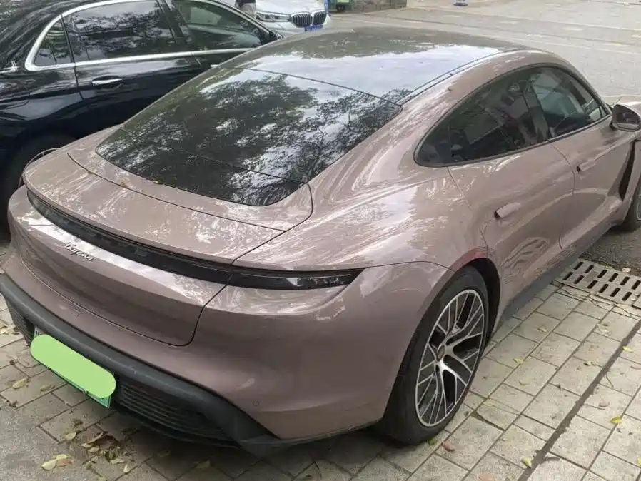 Porsche Taycan 2023