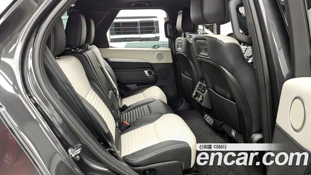 Land Rover Discovery 2021